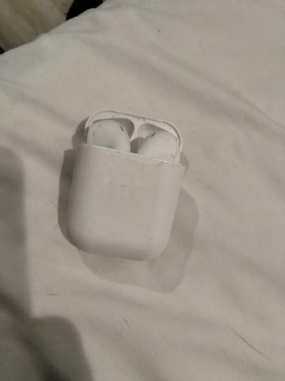 APPLE EARBUDS WIRELESS 2ND GERNATION - Thumbnail 2