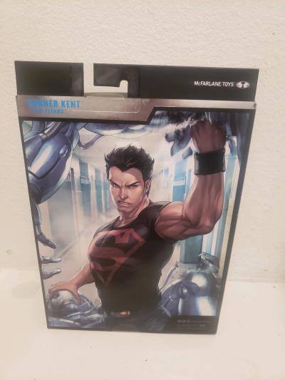 Dc multiverse mcfarlane collector edition Conner Kent - Thumbnail 2
