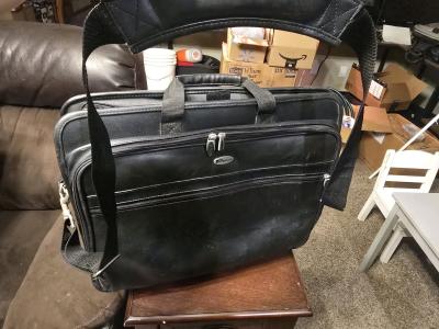 Targus Black Laptop Briefcase  Messenger Bag - Thumbnail 2