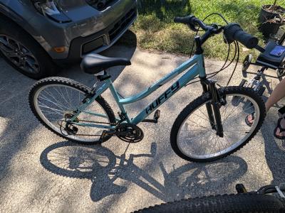 teal Huffy Rock Creek mountain bike - Thumbnail 4