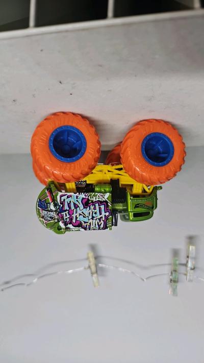 Hot Wheels Monster Trucks Will Trash It All garbage truck - Thumbnail 7