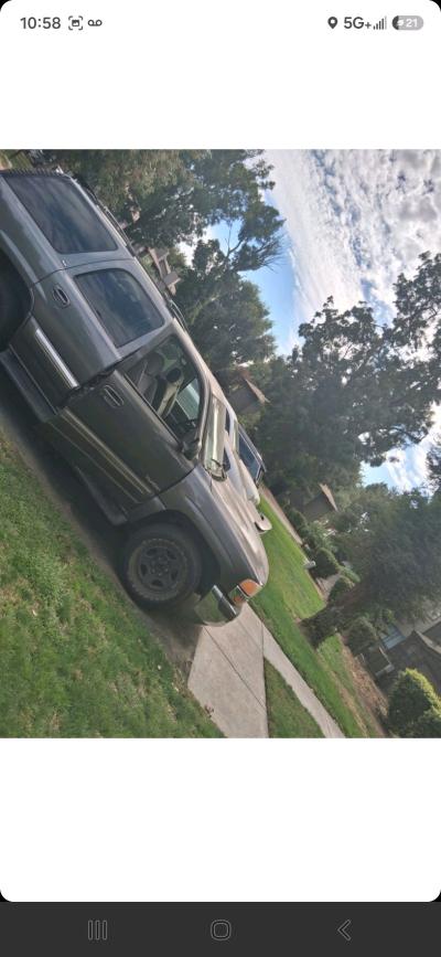 GMC Yukon 2002 8 SEATS runs and drives - Thumbnail 3