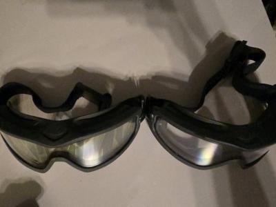 Selling a big lot of 11 safety glasses and protective goggle - Thumbnail 4