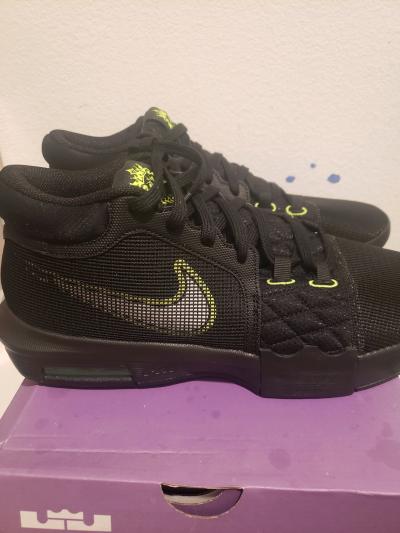 Nike Lebron Witness 8 VIII black Volt Size 12 - Thumbnail 4