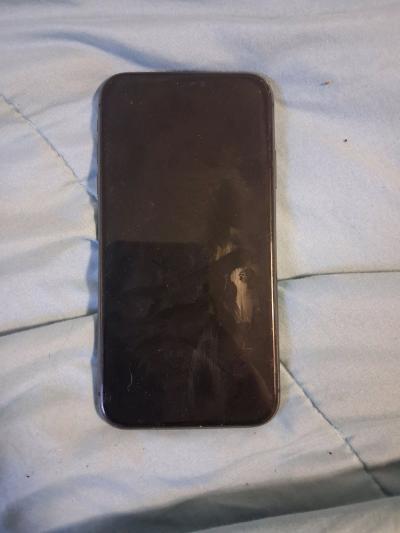 iPhone 11 64 GBS Read Description