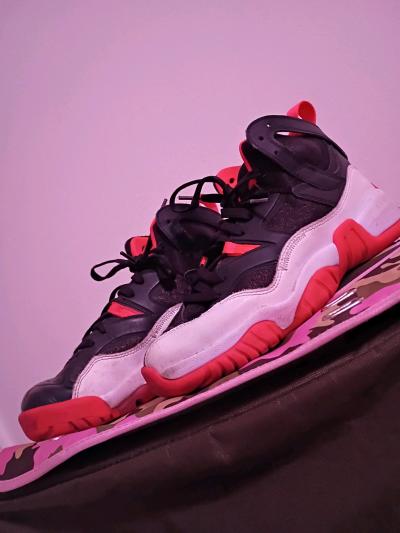 Nike Jordans gently used like new - Thumbnail 2