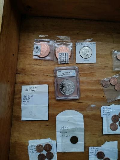 selling case and a bunch of rare stuff including pokmon - Thumbnail 4
