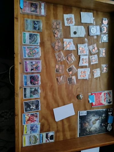 selling case and a bunch of rare stuff including pokmon - Thumbnail 6