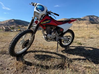 Honda crf230f 2003 with only a little seat damage