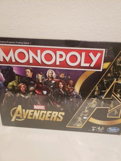 Monopoly board game marvel avengers Assemble team marvel her