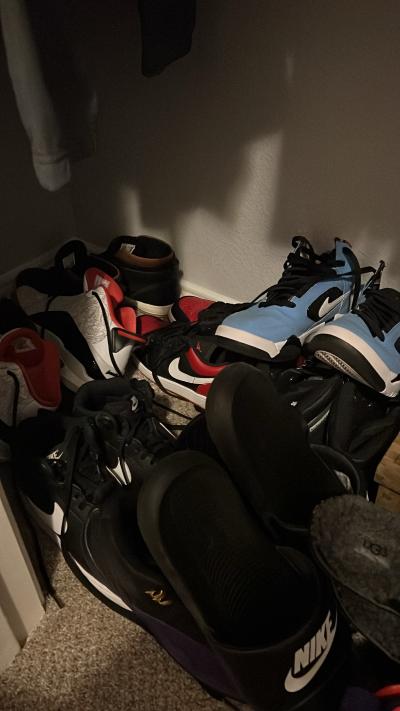 computer and  shirts and shoes and charger - Thumbnail 7