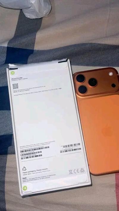 iphone 17 pro maxin good condition