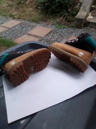 water proof Timberlands - Thumbnail 2