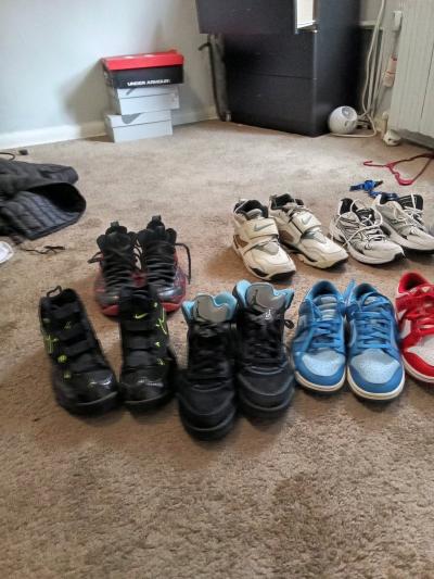 13 pairs of shoes - Thumbnail 3