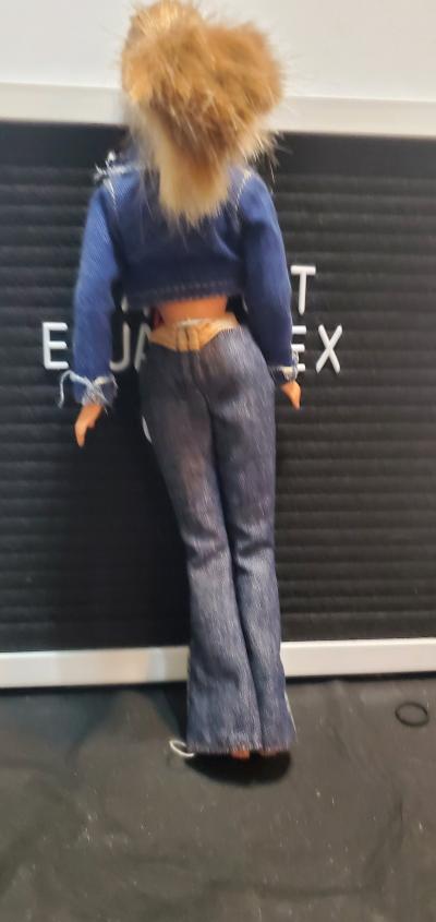 1966 Mattel Barbie doll - Thumbnail 3