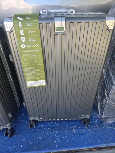 LUGGAGE - Thumbnail 2