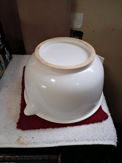 A White Large Mixing Bowl with Handle - Thumbnail 2