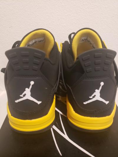 Jordan 4 Retro  Thunder men size 10 - Thumbnail 4