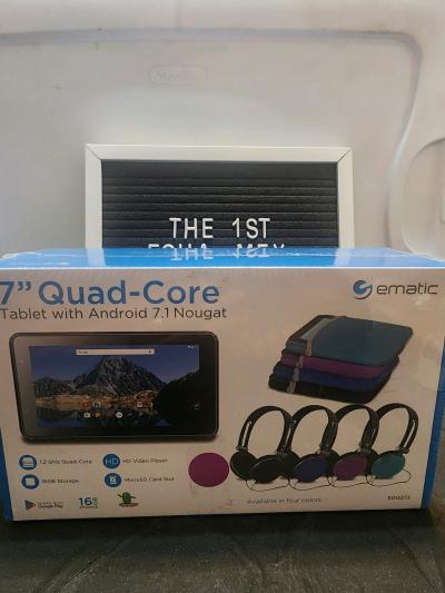 Ematic EGQ373 7inch quadcore tablet bundle