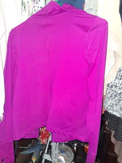 Under Armour Large Jacket worn a couple times by my daughter - Thumbnail 2
