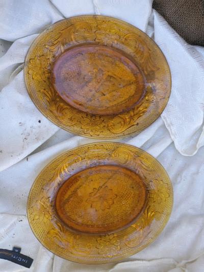 A Matching Set of Two Gold Oval Smaller Plates - Thumbnail 2