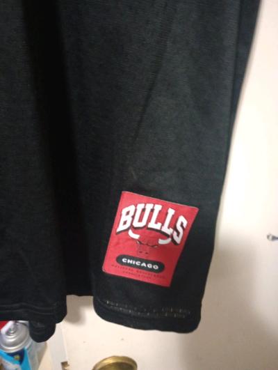 Bulls NBA Jersey shirt barley worn great shape - Thumbnail 10