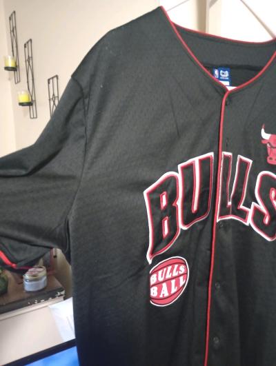 Bulls NBA Jersey shirt barley worn great shape - Thumbnail 9