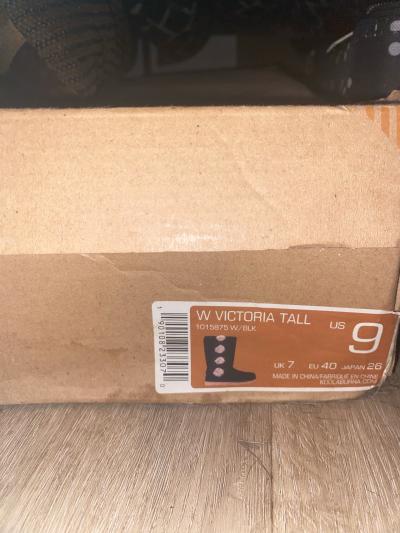 women black furry uggs - Thumbnail 4