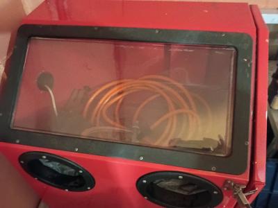 Blasting cabinet w gun hose sand and interior light - Thumbnail 3