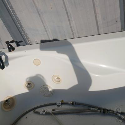 whirlpool white acrylic jetter Bathtub Jacuzzi