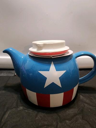 Marvel Captain America 36Ounce Ceramic Teapot - Thumbnail 3