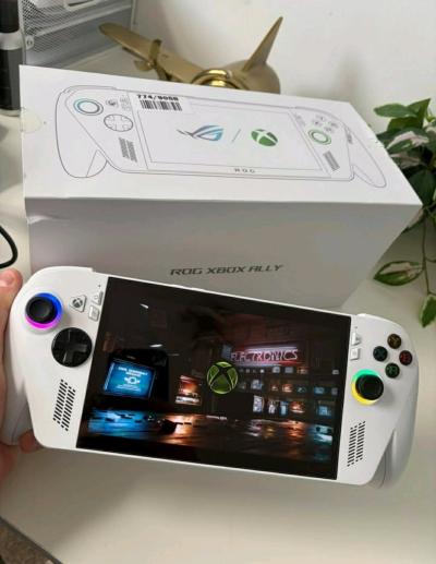 ASUS Xbox ROG Ally - Thumbnail 2