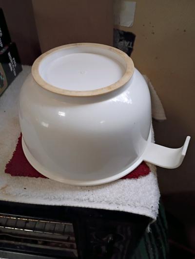 A White Large Mixing Bowl with Handle - Thumbnail 4