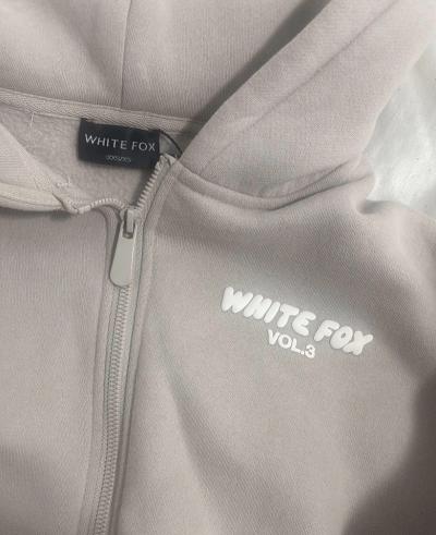 white fox cropped jacket size xxs or xs - Thumbnail 2