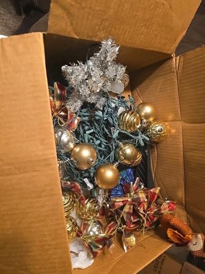 Complete Christmas Decor Bundle  Tree Topper Lights Stocking - Thumbnail 2