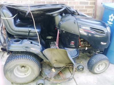 craftsman riding lawnmower with bag