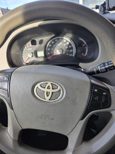 2011 Toyota Sienna LE in good condition